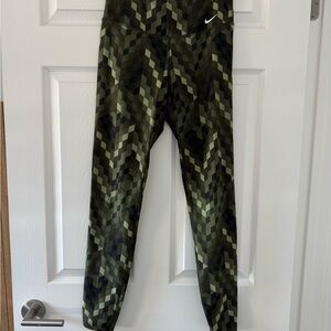 Nike Women’s Green Patterned Leggings